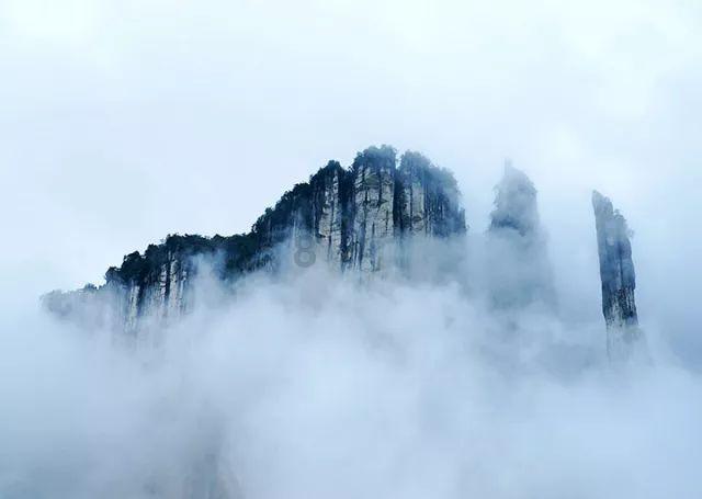 笑脸球的冒险之旅